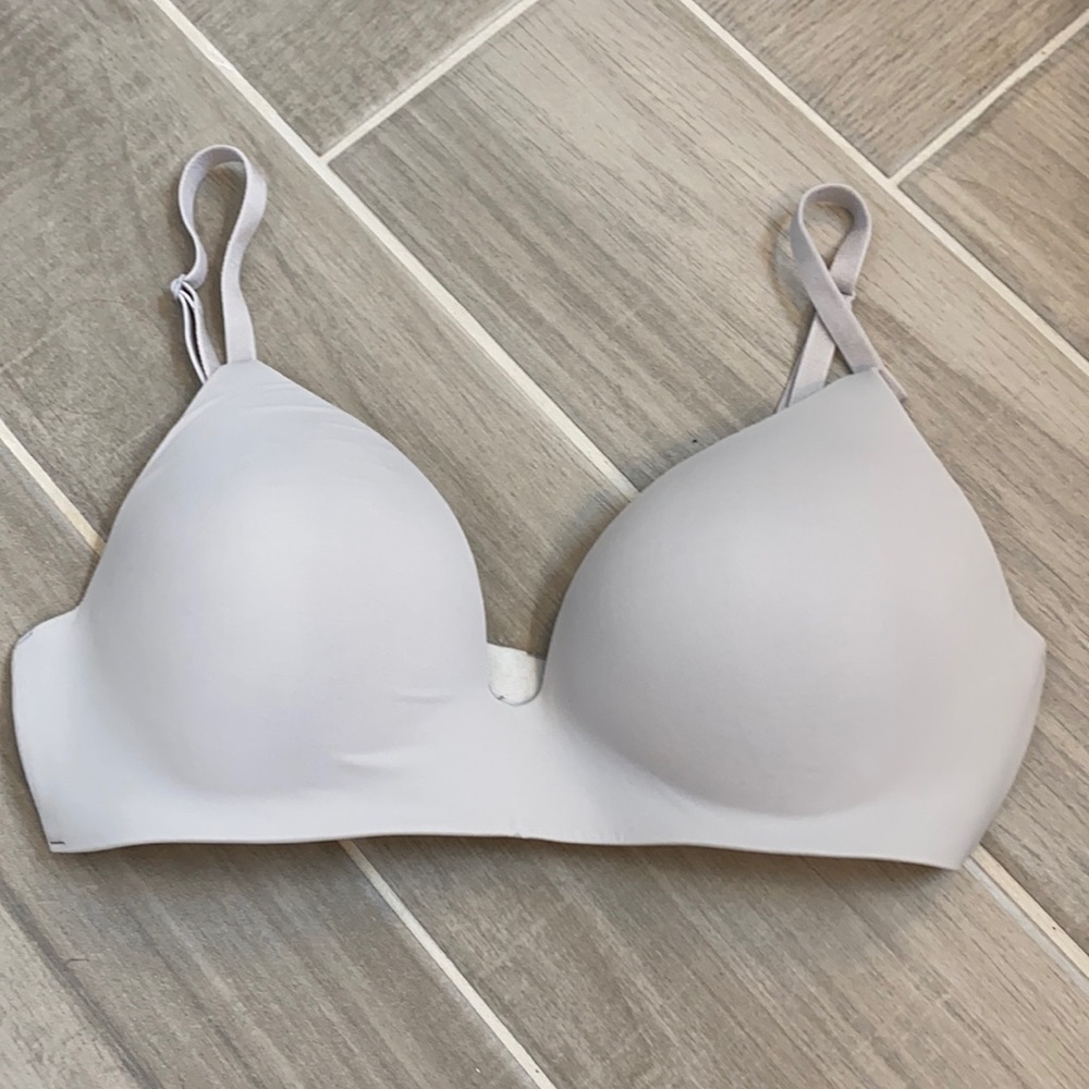 Victoria Secret wireless t-shirt bra